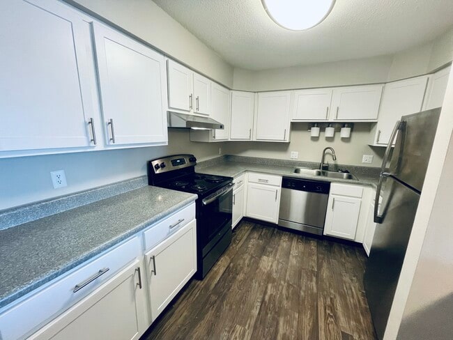 Photo - Windsor on the River