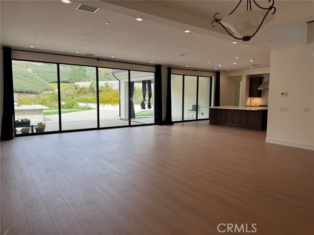 Photo - 101 Interstellar