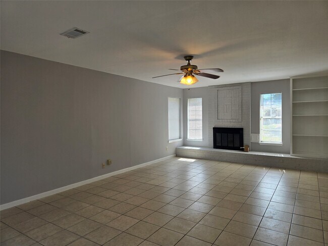 10806 Zircon Ct