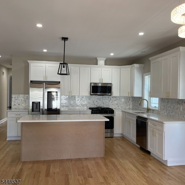 Photo - 1297 Avy St