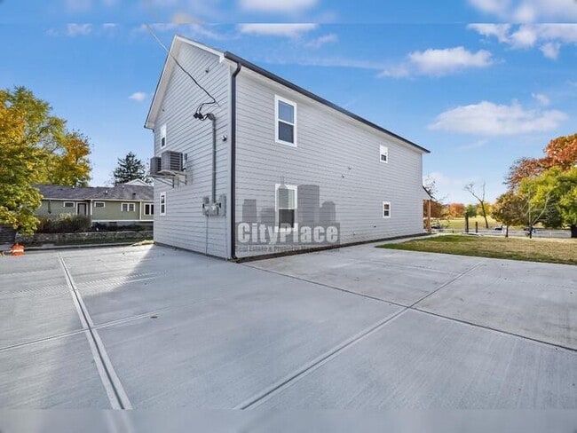 Photo - 2801 E Riverside Dr Casa