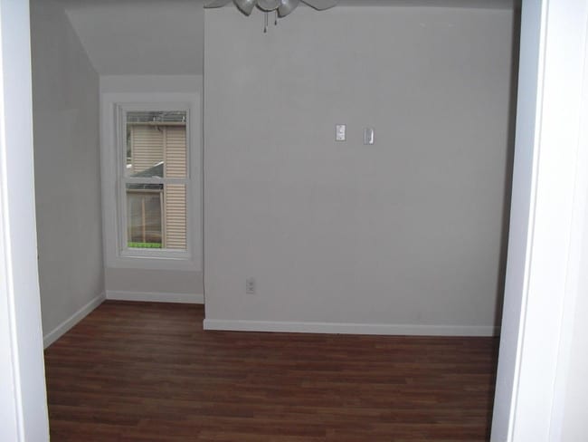 Living Area - 6512 23rd Ave Unit Upper