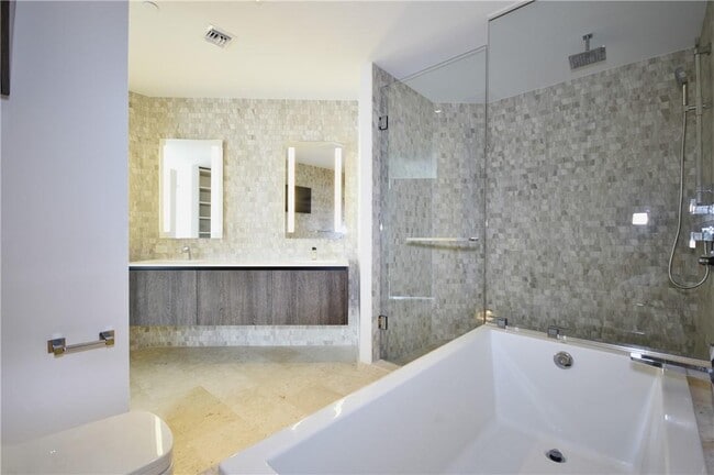 Photo - 68 SE 6th St Unit 2812