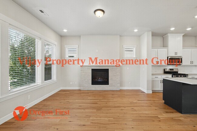 Photo - 7902 SE Roaring Ln