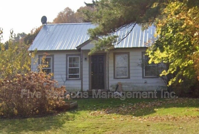 Photo - 374 Riverside Ave House