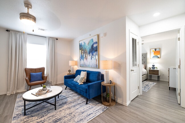 Frisco Apartments on Walnut