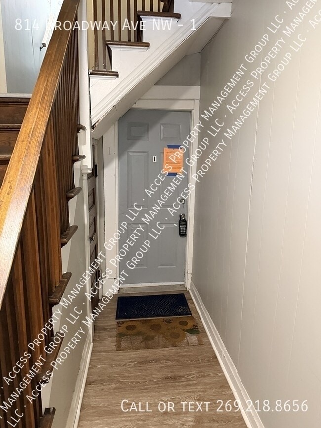Photo - 814 Broadway Ave NW Unit 1