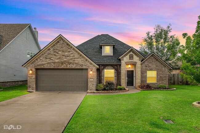 Photo - 619 Labarre Ln