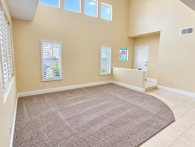 935 S Flintridge Way