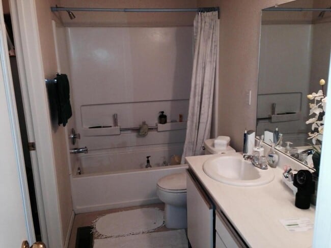 Photo - 12423 Himalayan Way NE