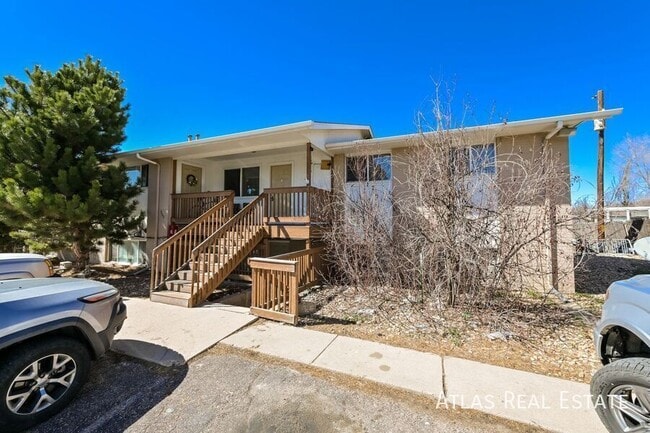 Building Photo - 960 Bishop Ct Unit A
