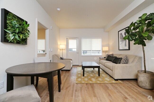 1BR, 1BA - 550SF - Cedar Pointe