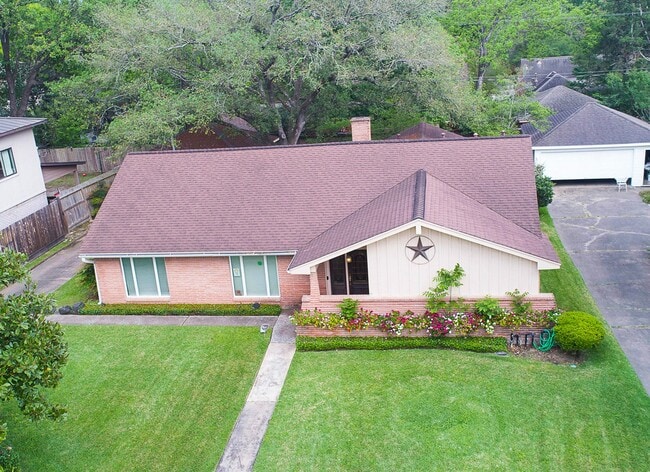 Photo - 614 Bendwood Dr