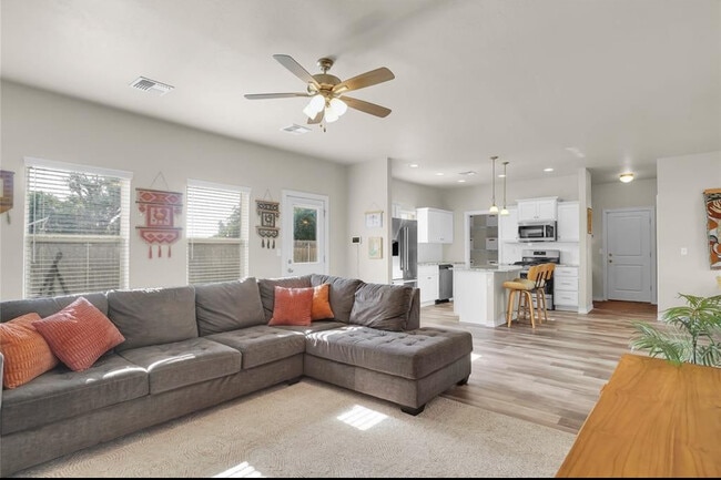 Photo - 1004 Village Dr