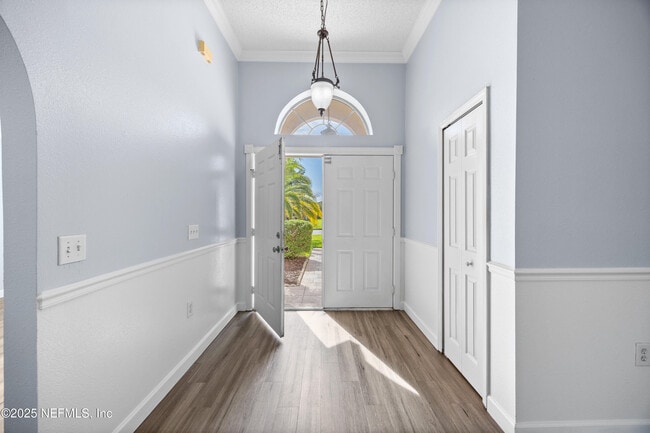 Photo - 1969 Willesdon Dr W