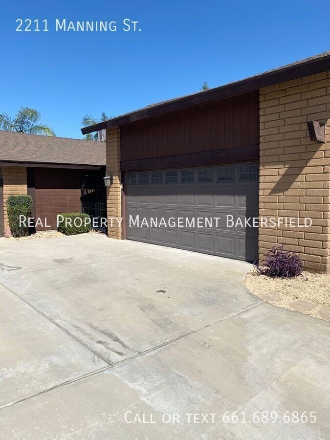 Photo - 2211 Manning St