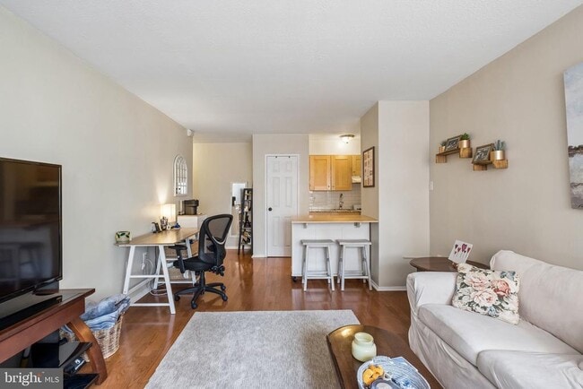 Photo - 2101 Chestnut St Unit 1019