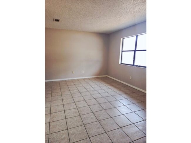 Photo - 7240 Hilburn Rd