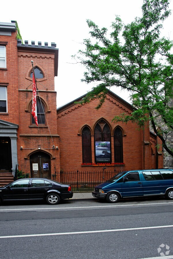 Photo - 336 W 20th St