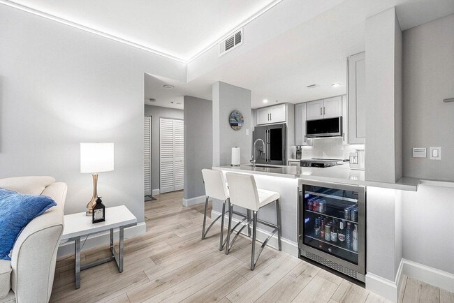 Photo - 255 Evernia St Unit 1115