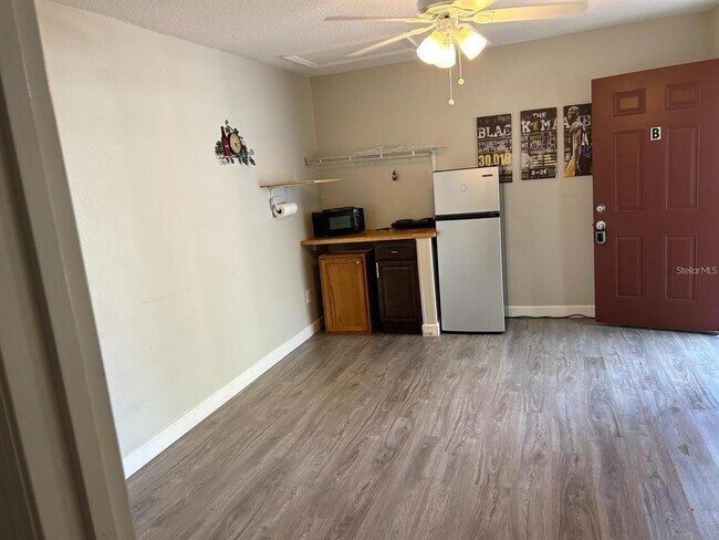 319 Orchid Dr Unidad Front