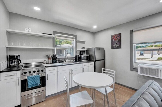 Photo - 824 S 20th Ave Unit 2