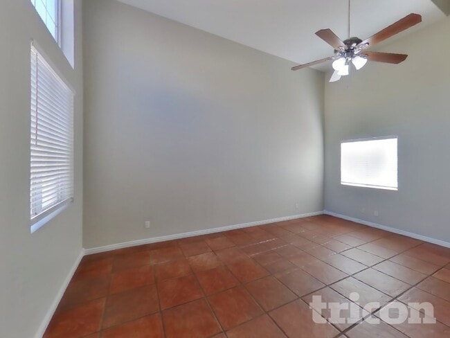 Photo - 3632 Mountain River St