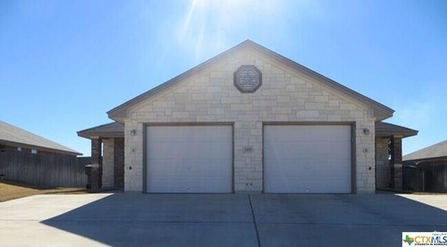 Building Photo - 1402 Powder River Dr Unit 1402 Powder River Dr A Rental