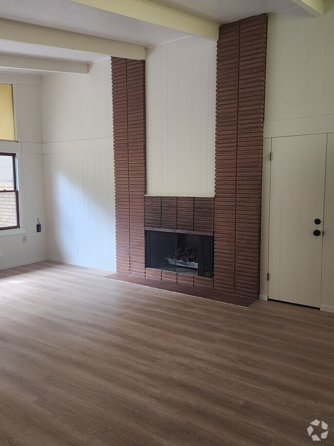 Building Photo - 11th Avenue Triplex Unit 1138 Rental