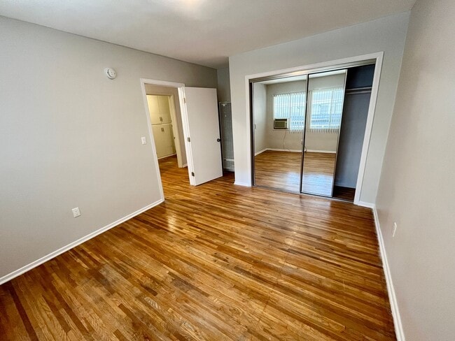 Photo - 944 Tiverton Avenue