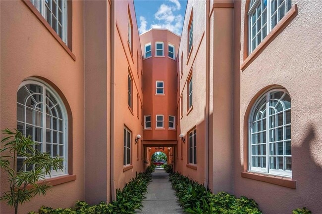 Photo - 1221 N Palm Ave Unit 203