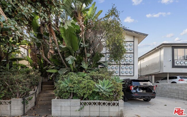 633 Hayworth Ave Unidad 1