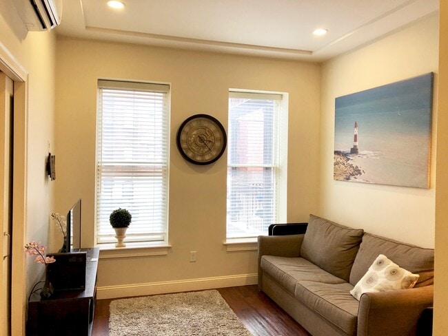 Building Photo - 18 Cumberland St Unit 7A