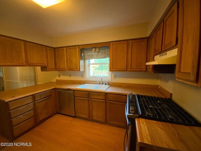 Photo - 209 Rock Creek Dr S