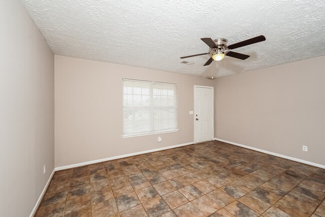 Photo - 123 Dogwood Cir