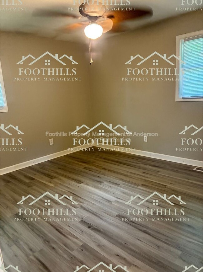 1109 Centerville Rd
