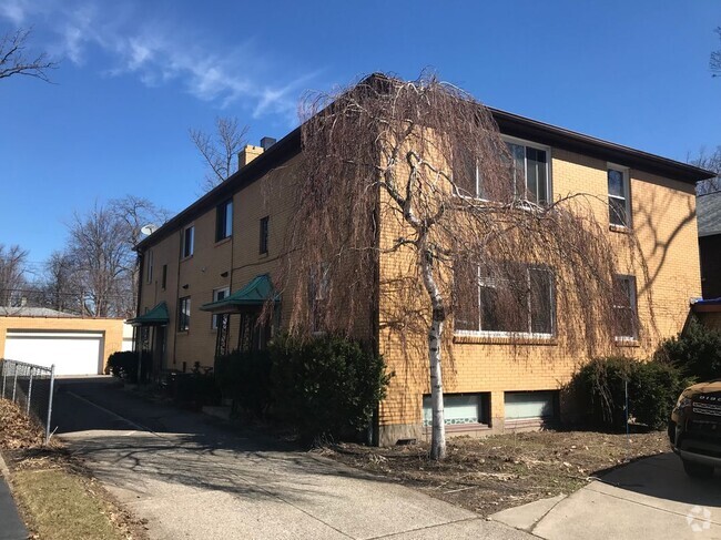 Building Photo - 1354 Amherst St Rental
