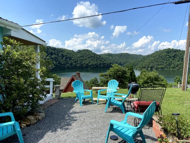 Photo - 1692 Falling Water Rd