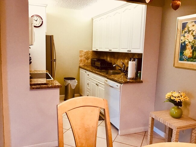 Photo - 4008 Cornwall A