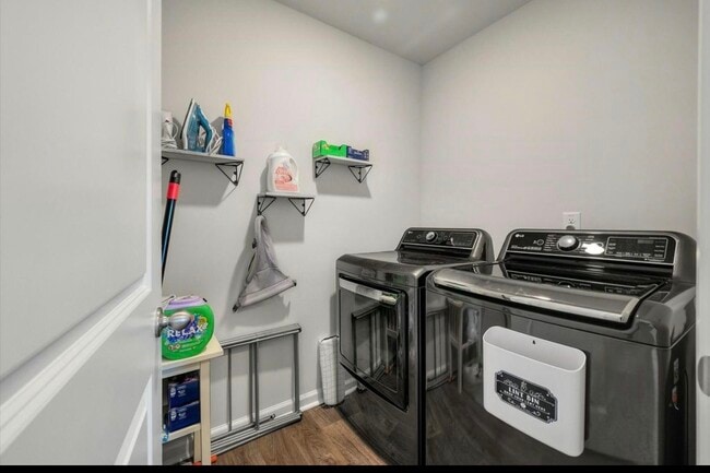 Photo - 307 Black Birch Dr