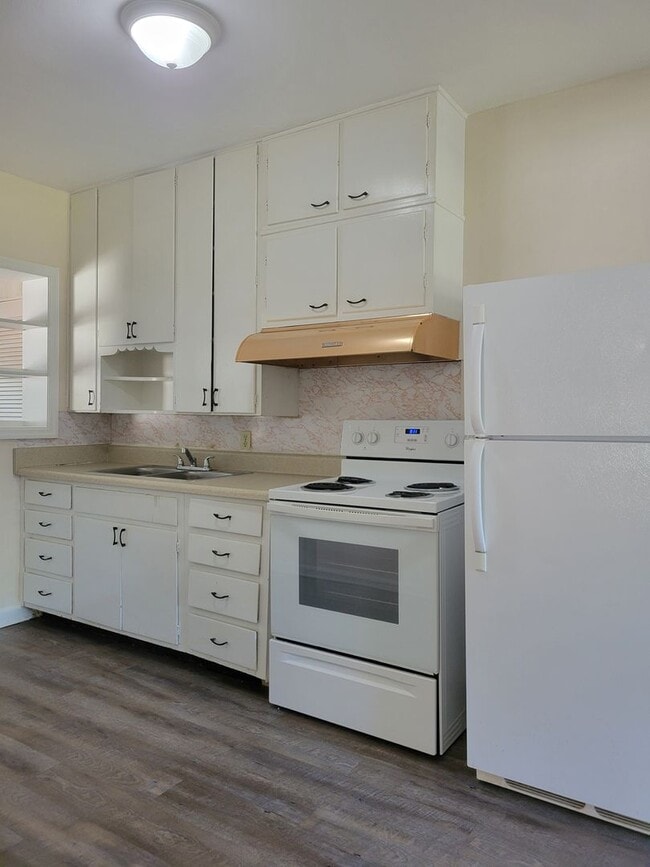 Photo - 493 Lake Howard Dr SW Unit B