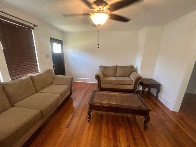 Photo - 910 Lacy St