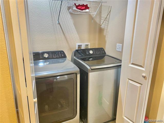 Photo - 283 S 4th Ct