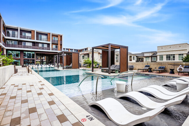 Building Photo - Lakeshore Pearl Rental