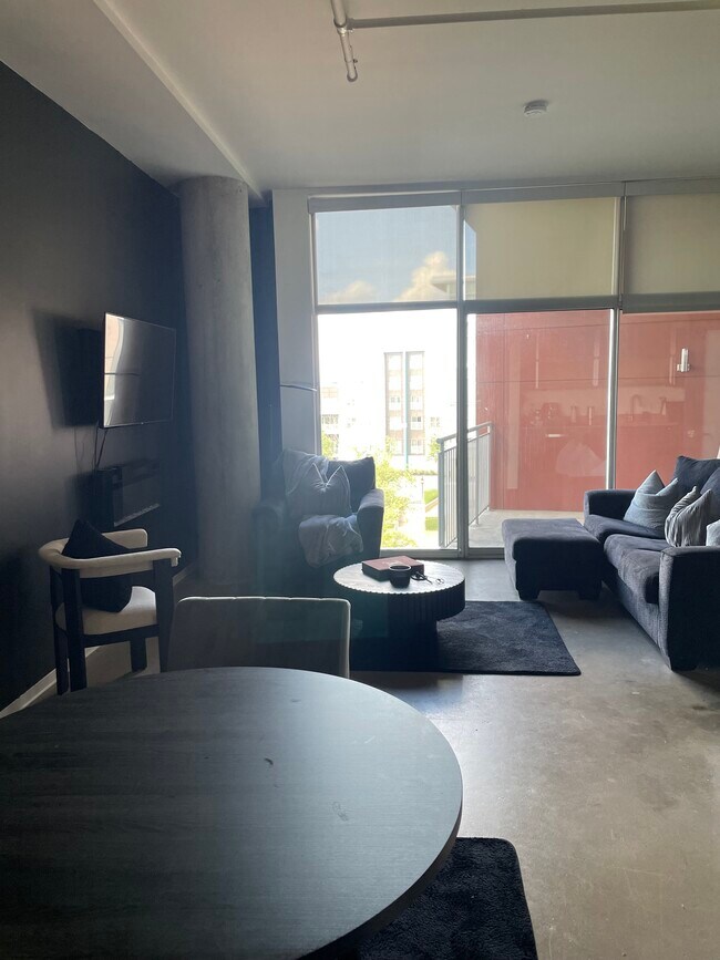 Photo - 2115 Yeaman Pl Unidad 409