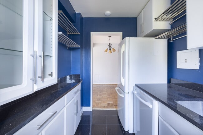 Building Photo - 3901 Tunlaw Rd NW