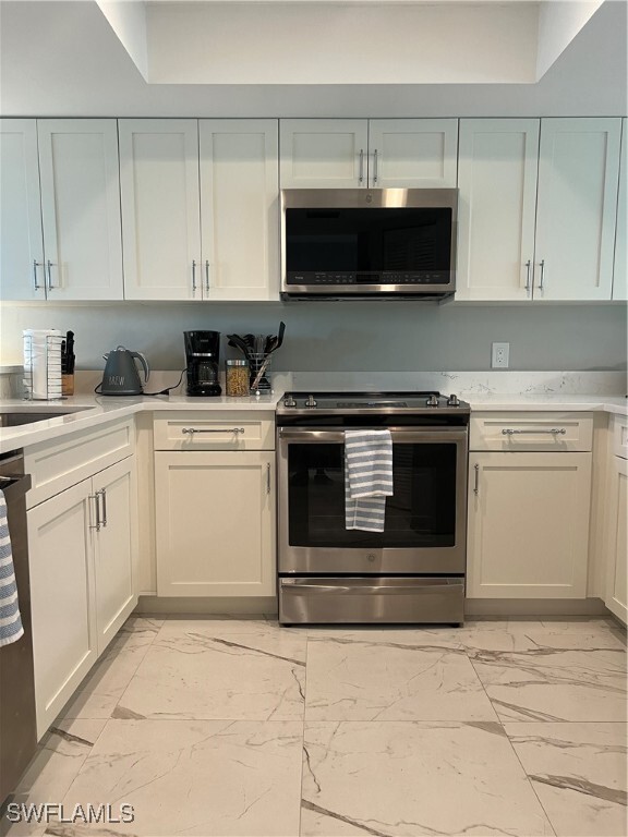 Building Photo - 5897 Chanteclair Dr Unit 314A