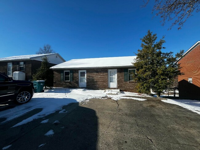 Photo - 220 S Keeneland Dr Unidad A