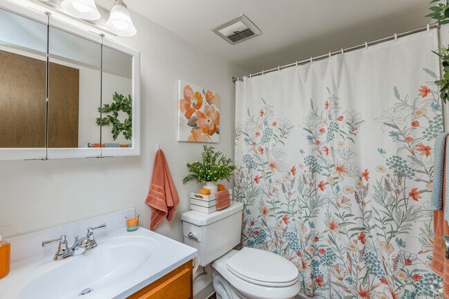 1BR, 1BA - 706SF