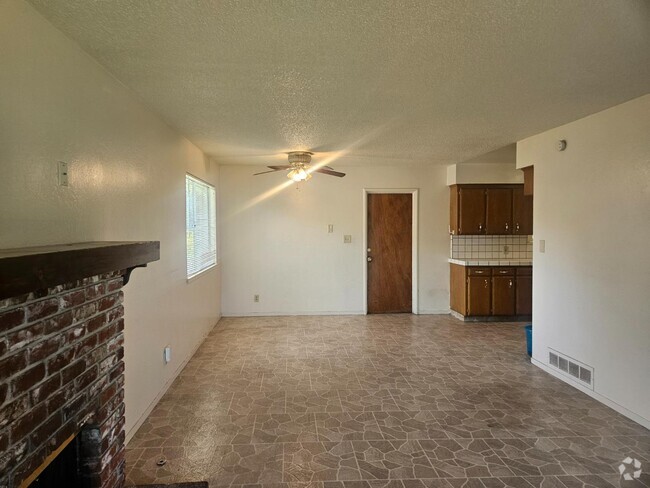 Building Photo - 4877 E Norwich Ave Rental